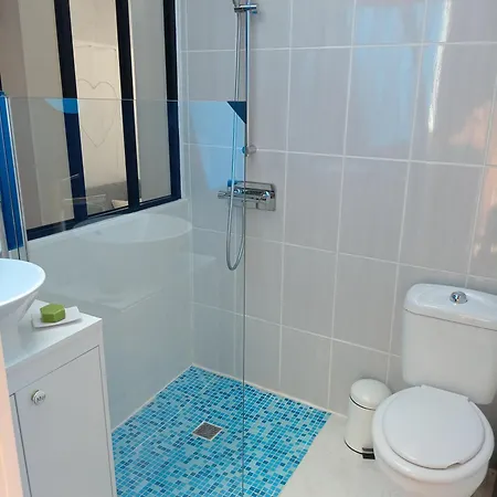 En Camargue Le Petit Secret Du Flamant 3* Le Cailar