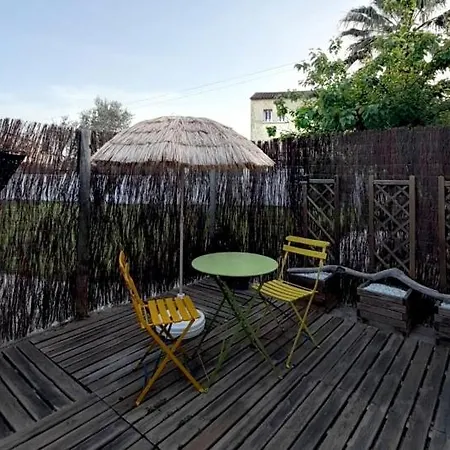 En Camargue Le Petit Secret Du Flamant 3* Le Cailar