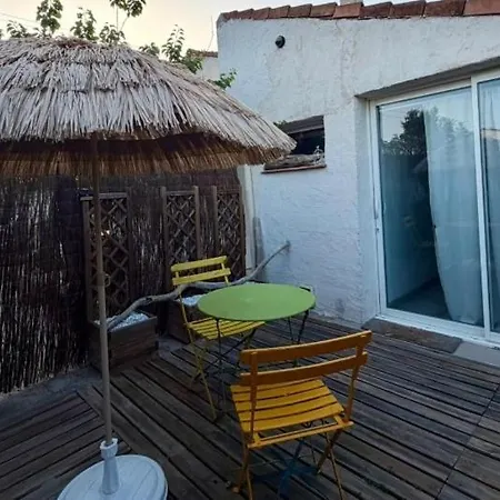 En Camargue Le Petit Secret Du Flamant 3* Le Cailar